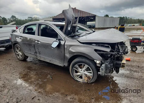 2013 Nissan Altima 2.5 z USA, uszkodzony, nr VIN 1N4AL3AP0DN463036